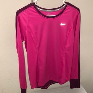 NIKE dry-fit long sleeve top. SIZE M.